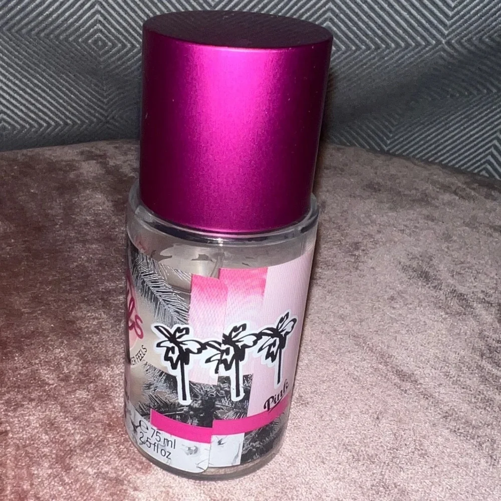 Victoria's Secret PINK Hot Petals Scented Mist 75ml 2.5oz Pink Lotus Starfruit - Picture 3 of 7